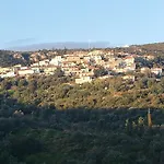 The Traditional Hause With The View *