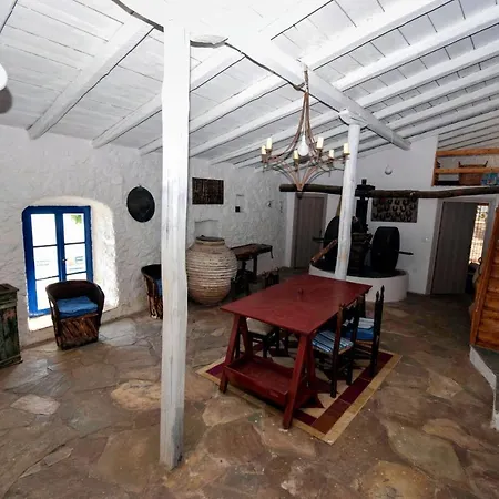 The Traditional Hause With The View Nyaraló