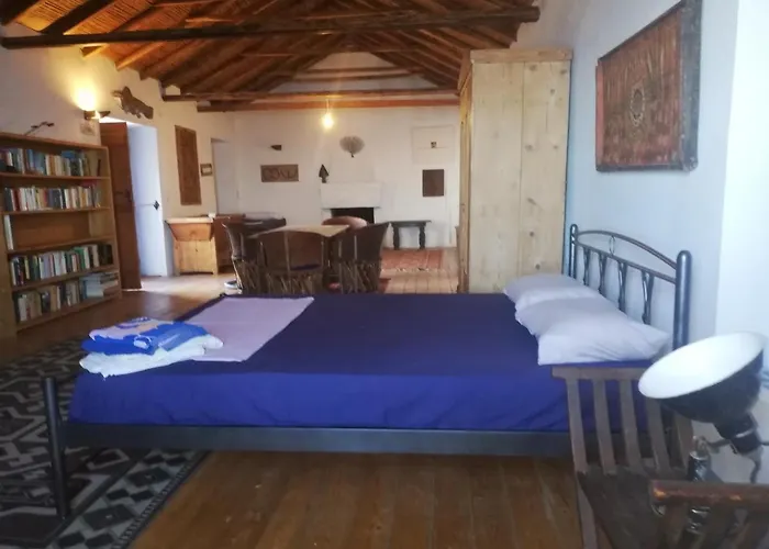 Nyaraló The Traditional Hause With The View Leonídio