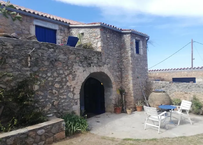 The Traditional Hause With The View * Leonídio