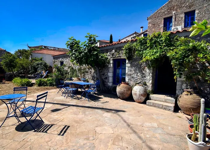 The Traditional Hause With The View Semesterbostad Leonídion