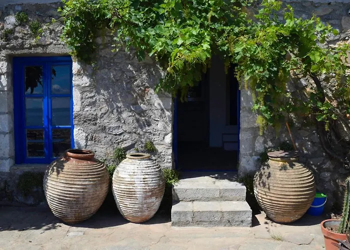 Nyaraló The Traditional Hause With The View