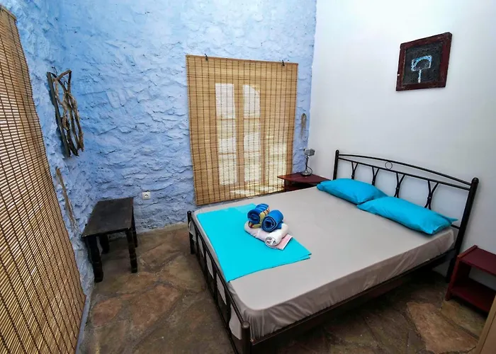 The Traditional Hause With The View Leonídion